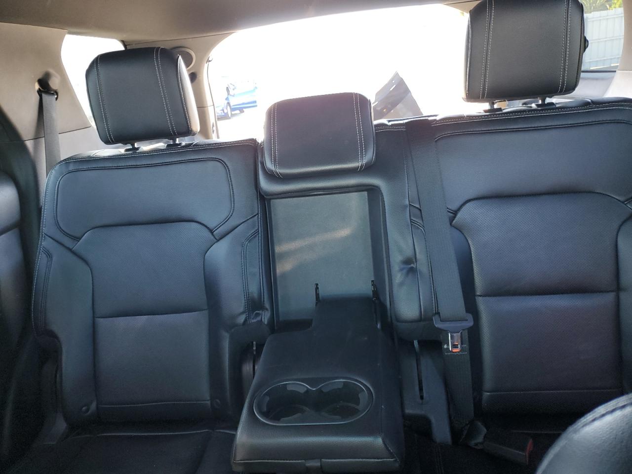 2016 Ford Explorer - Image 10