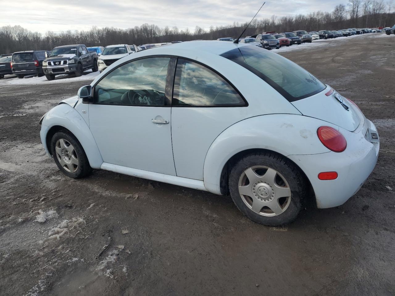 2000 Volkswagen Beetle - Image 2