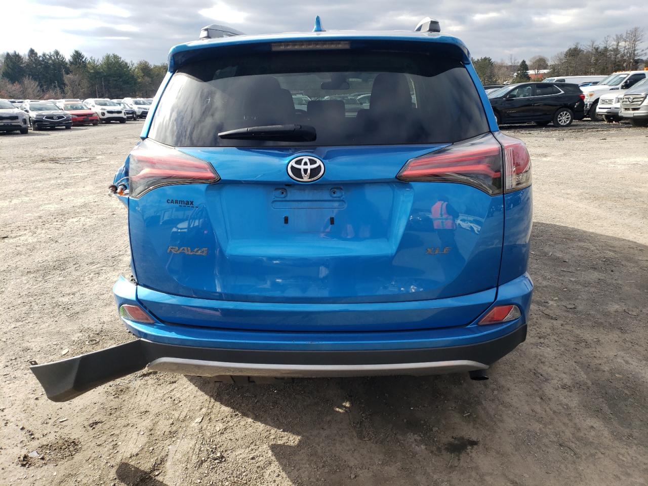 2018 Toyota RAV 4 - Image 6