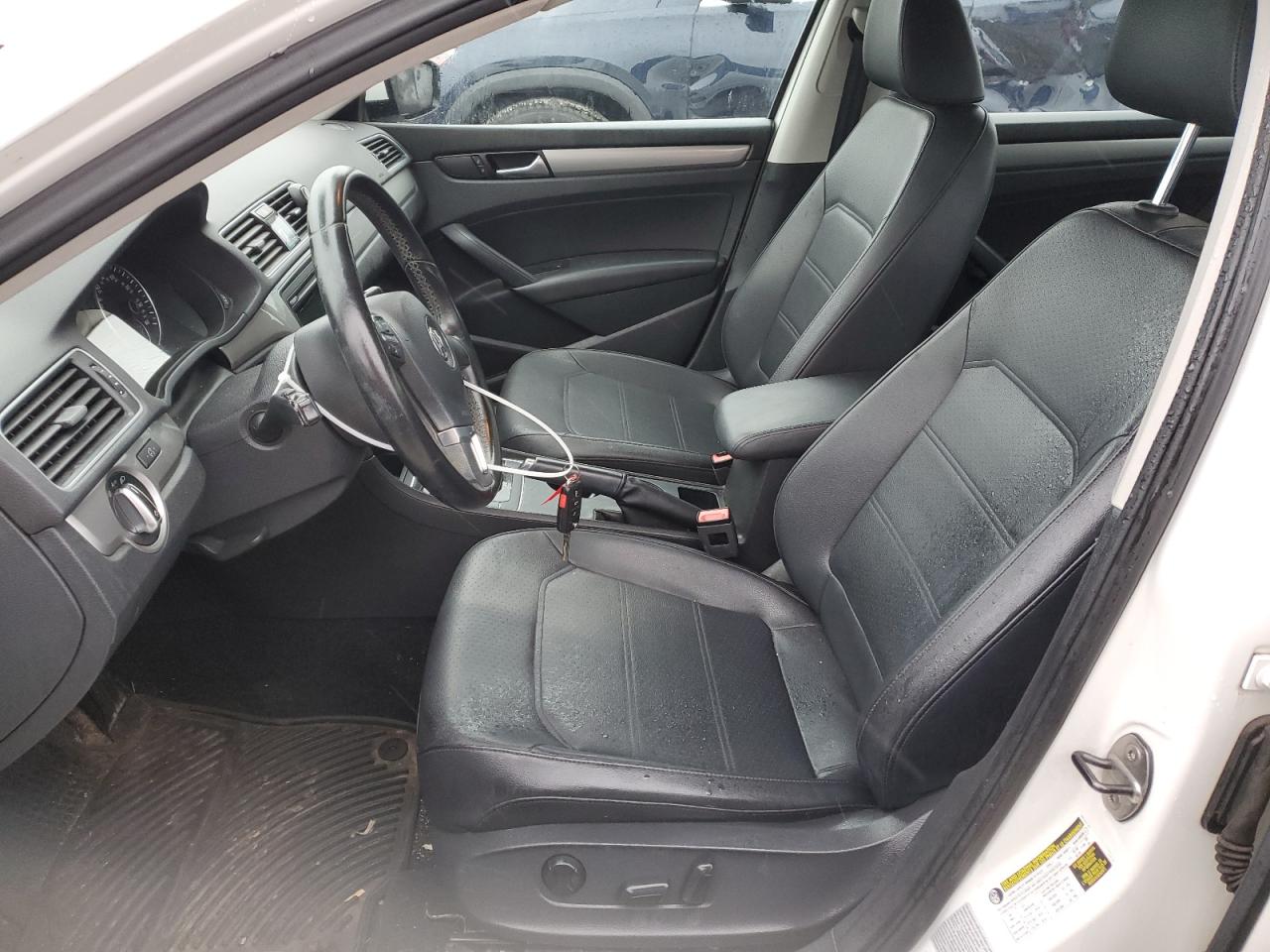 2015 Volkswagen Passat - Image 7