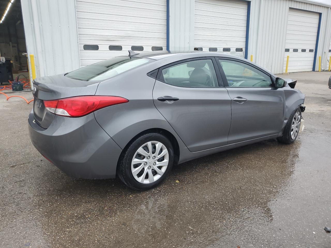 2012 Hyundai Elantra - Image 3