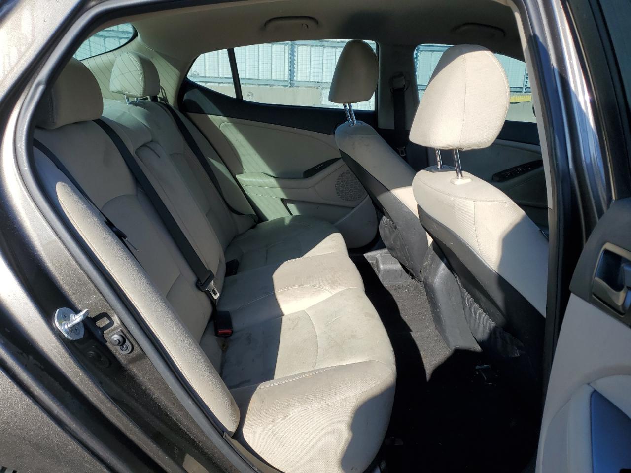 2014 Kia Optima - Image 10