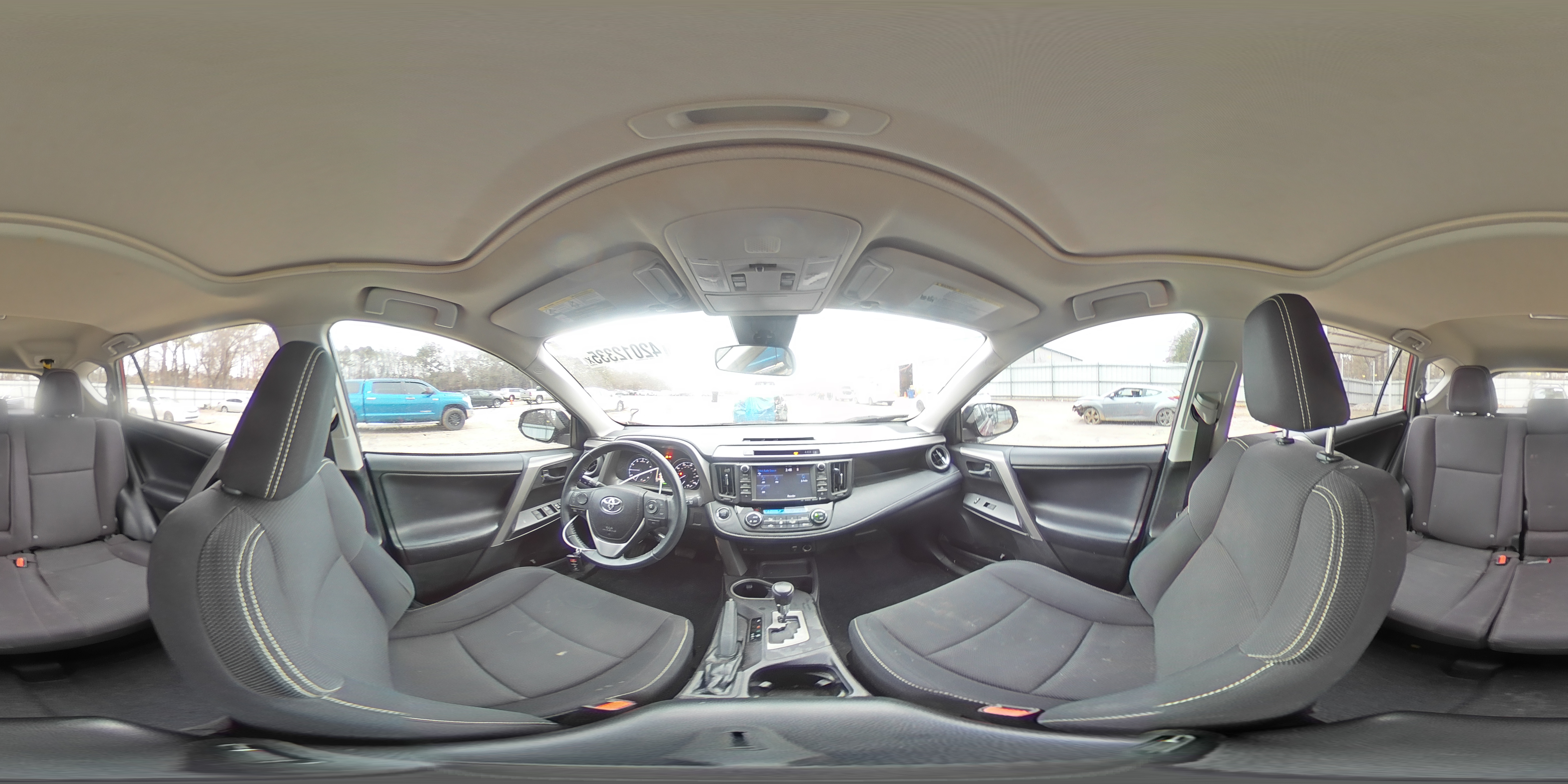 2018 Toyota RAV 4 - Image 16
