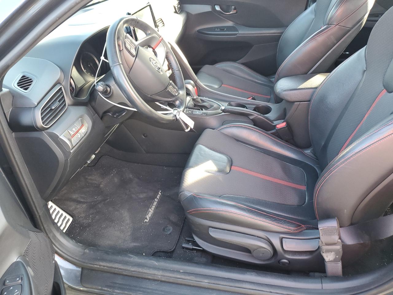 2019 Hyundai Veloster - Image 7