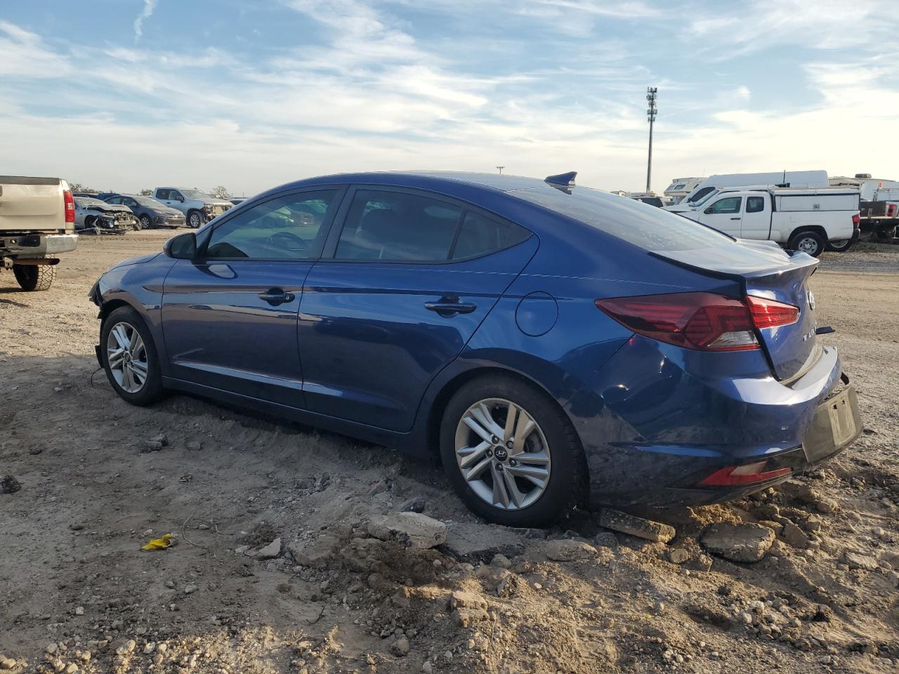 2020 Hyundai Elantra - Image 2