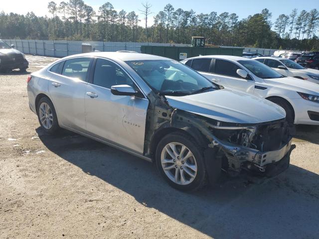 Sedans CHEVROLET MALIBU 2017 Srebrny