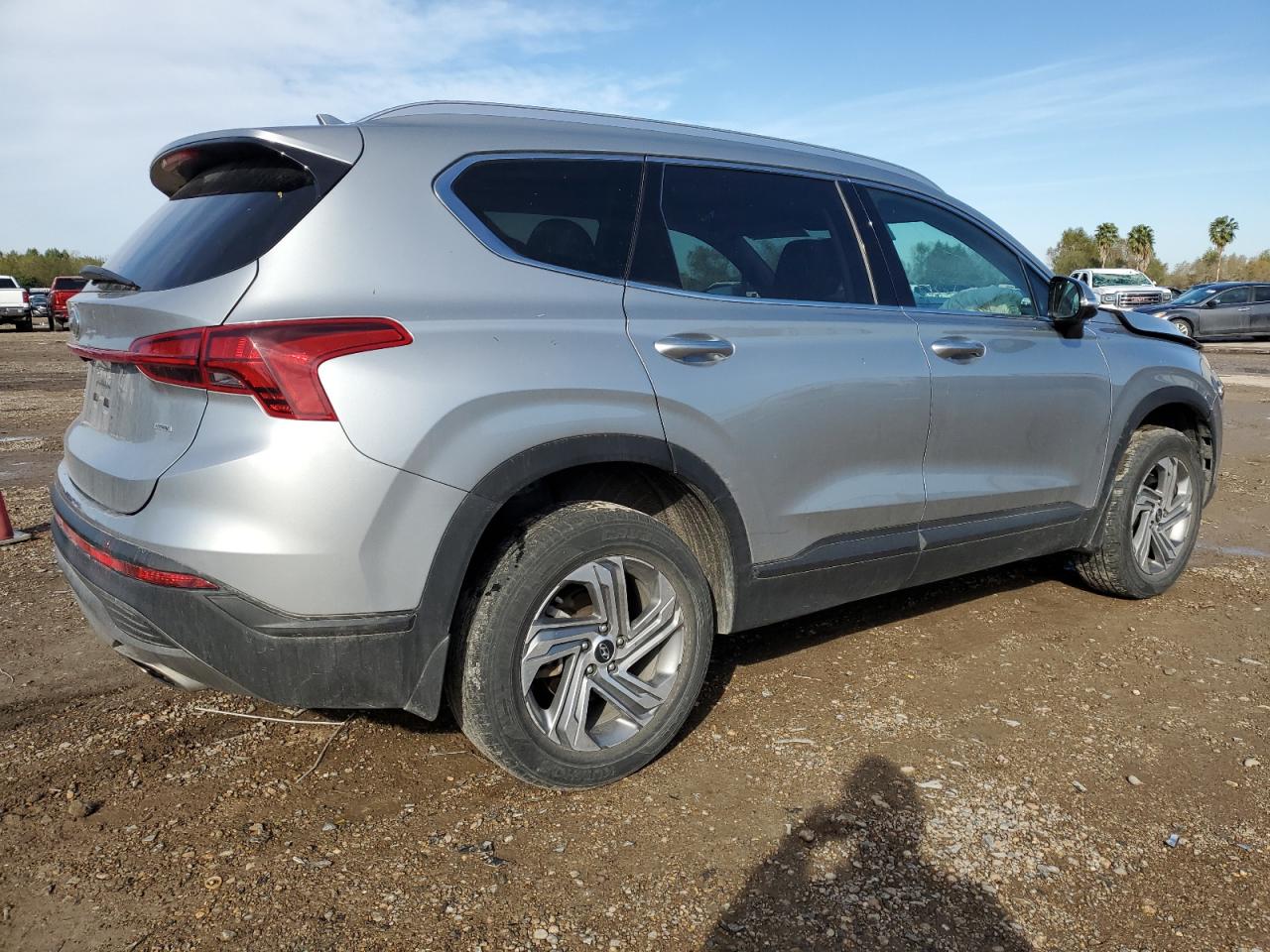 2023 Hyundai Santa Fe - Image 3