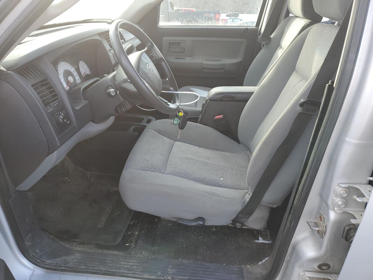 2011 Dodge Dakota - Image 7