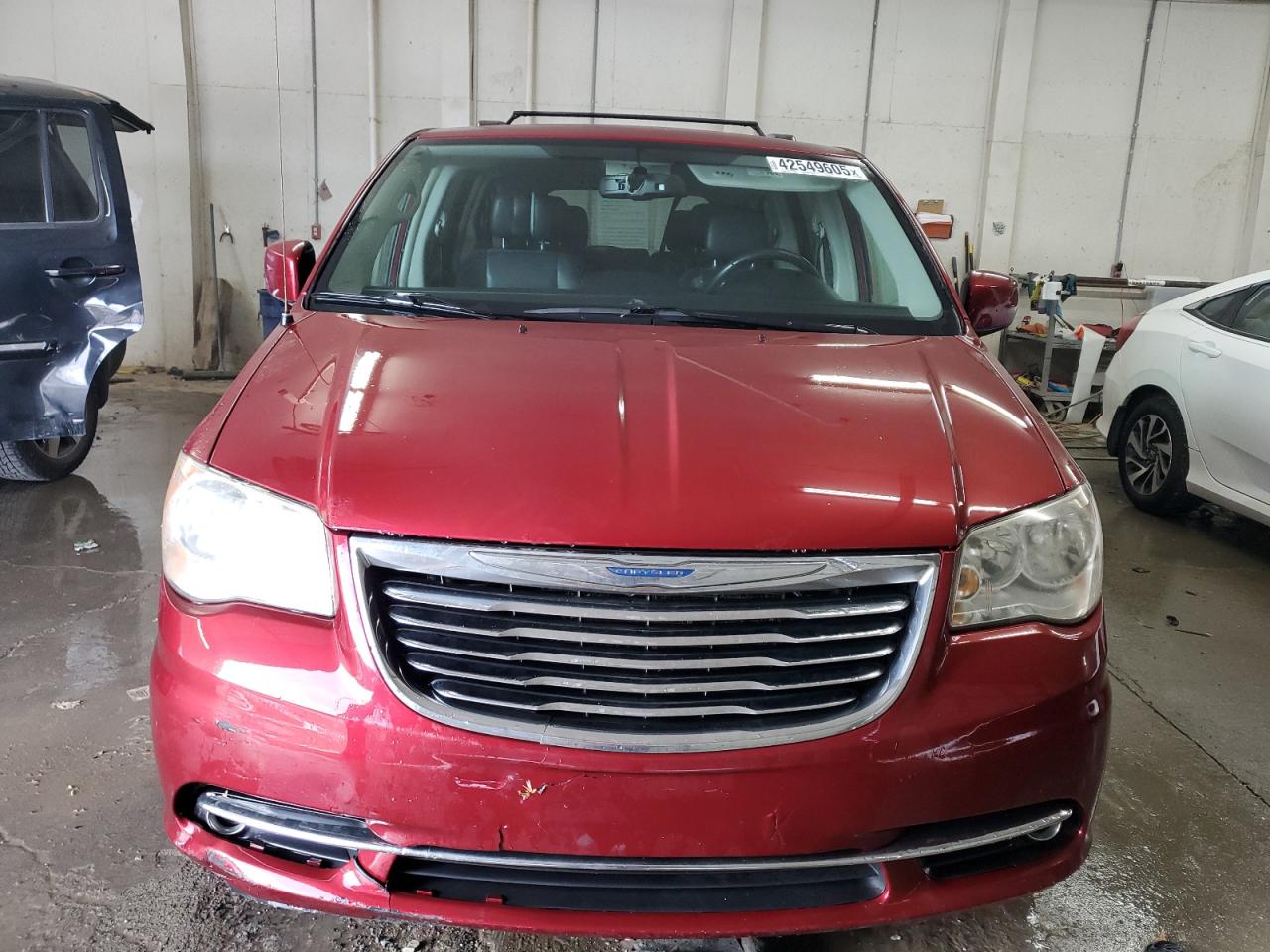 2014 Chrysler Town & Country - Image 5