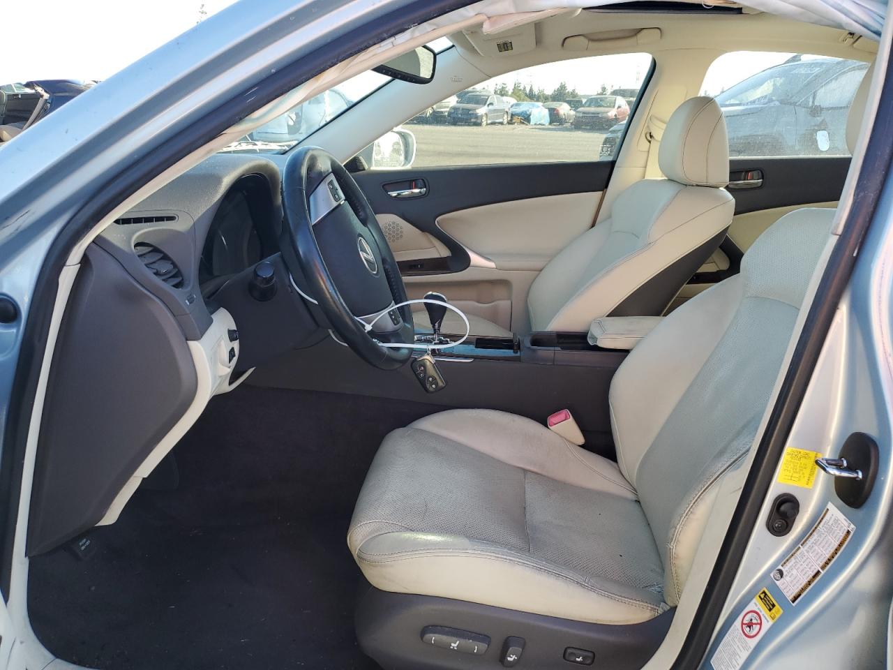 2011 Lexus IS - Image 7