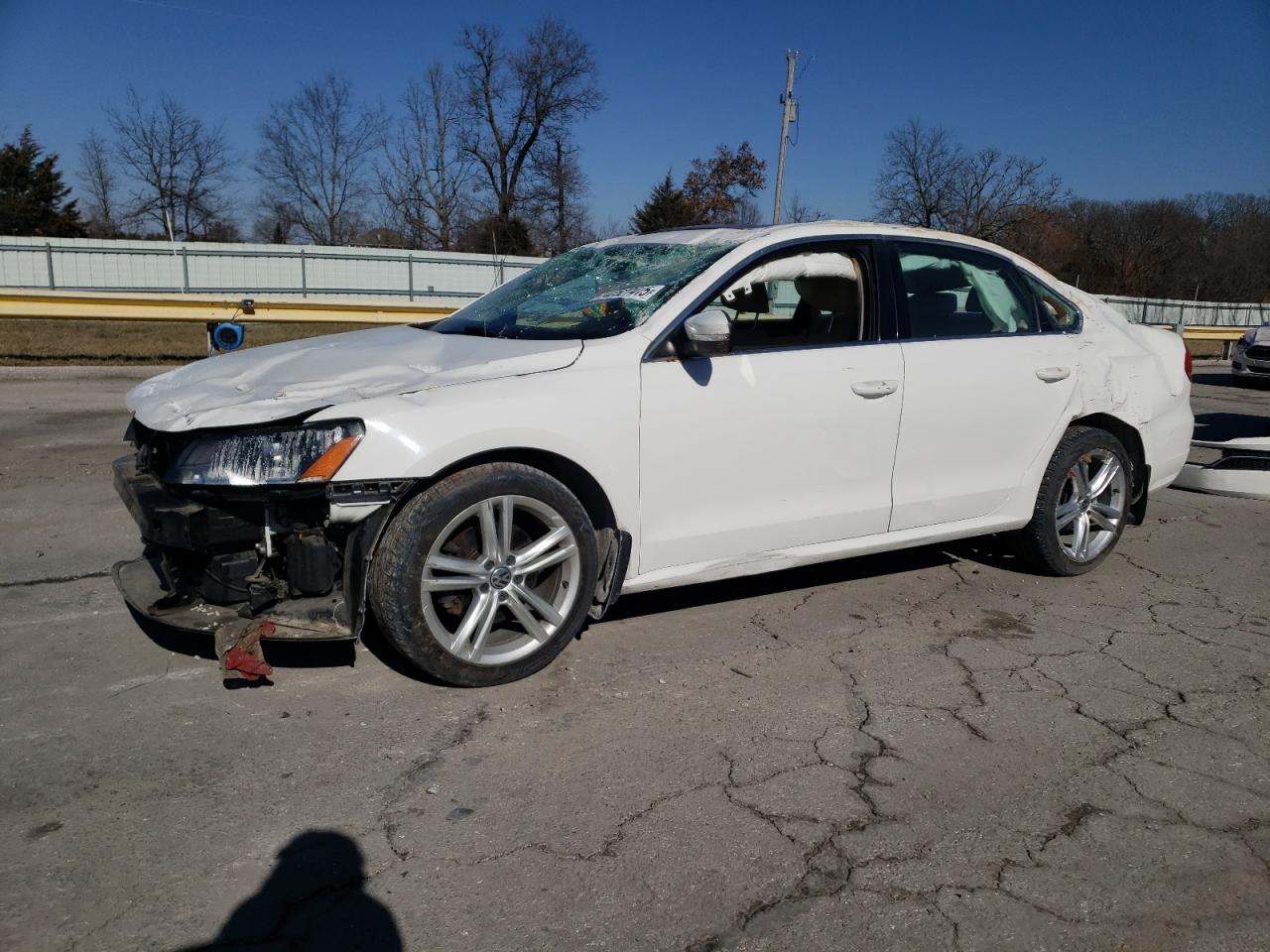 2015 Volkswagen Passat - Image 1