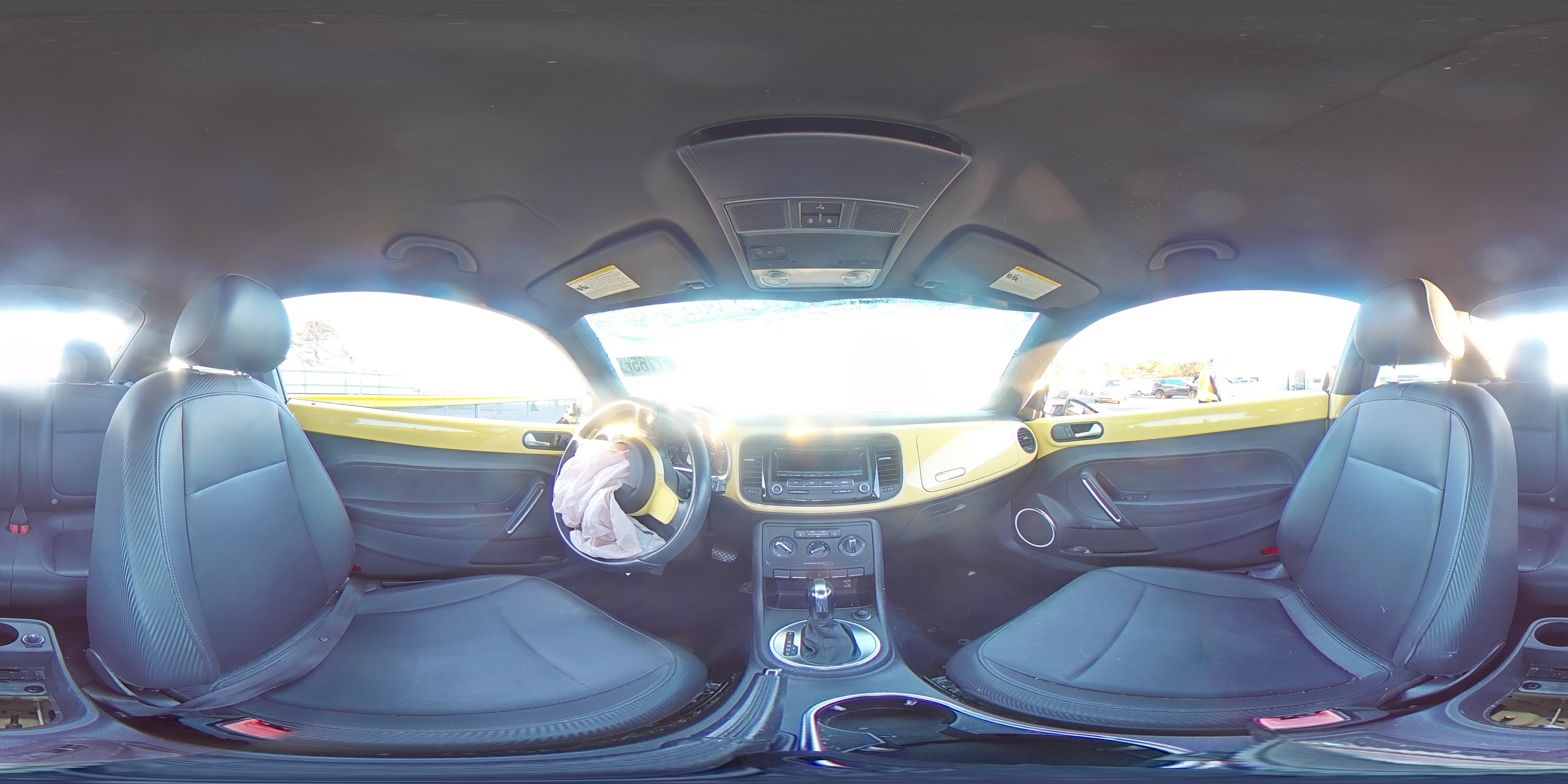 2013 Volkswagen Beetle - Image 13