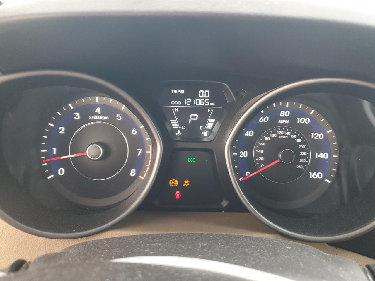 2013 Hyundai Elantra - Image 9