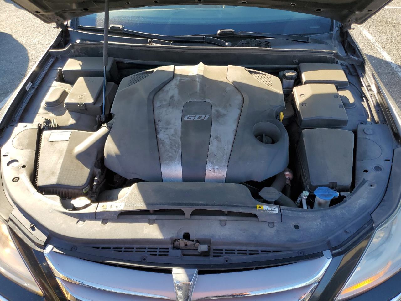 2013 Hyundai Genesis - Image 11