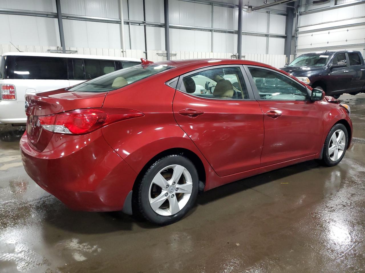 2013 Hyundai Elantra - Image 3