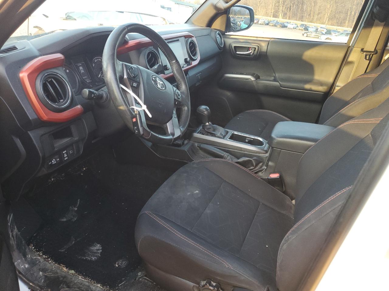2019 Toyota Tacoma - Image 7