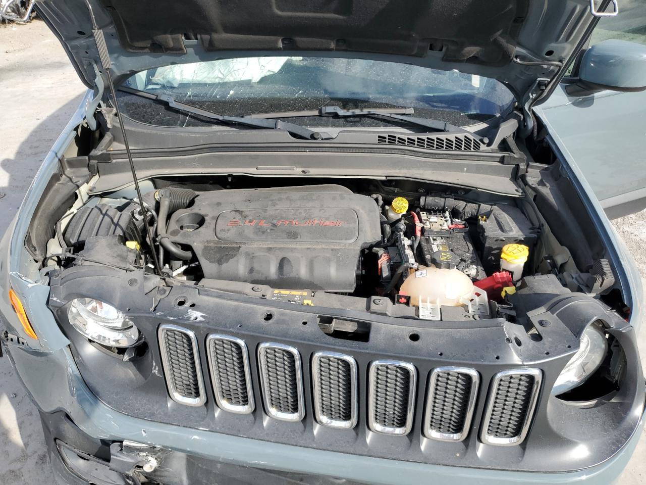 2018 Jeep Renegade - Image 12