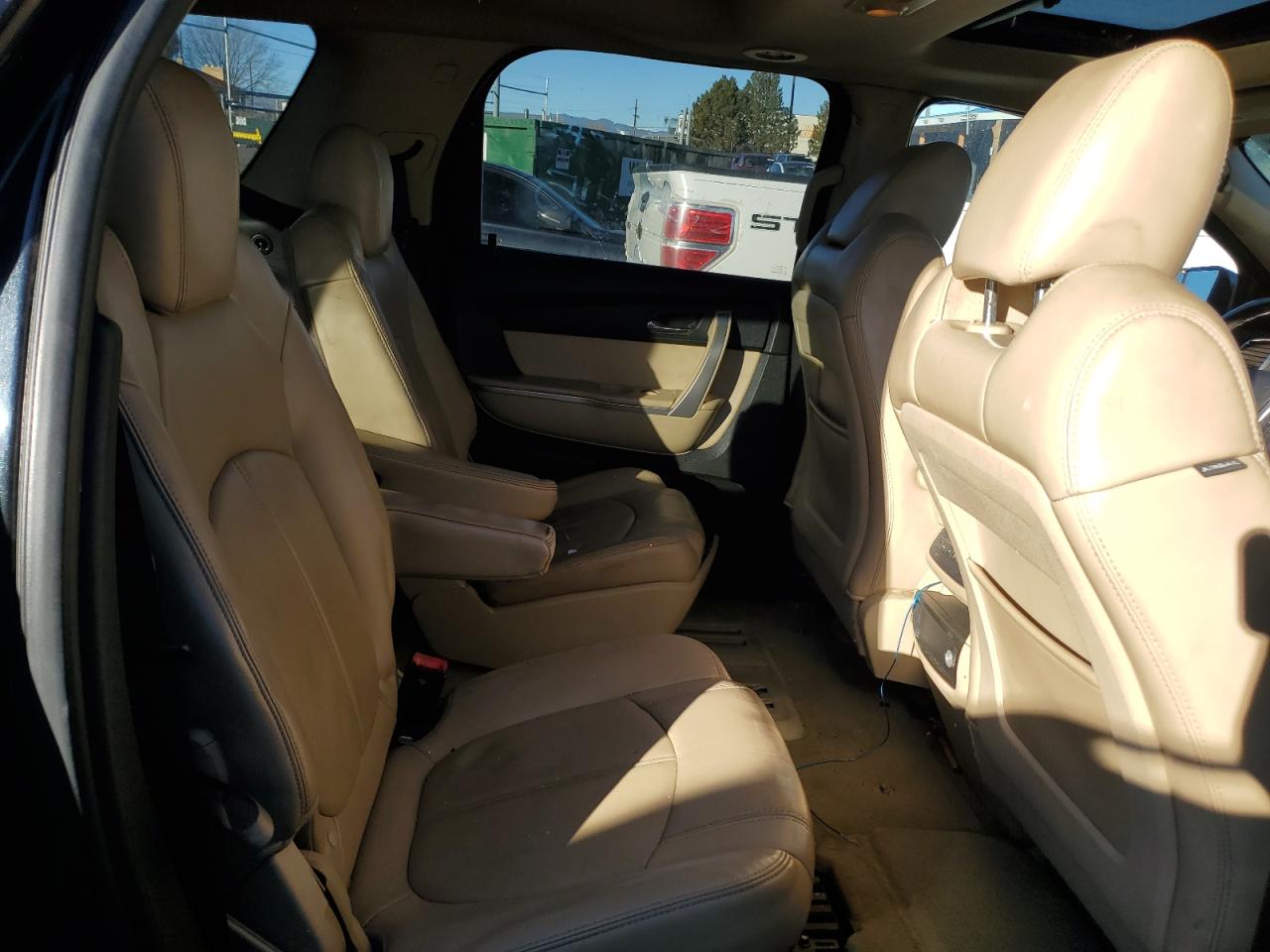 2010 GMC Acadia - Image 11
