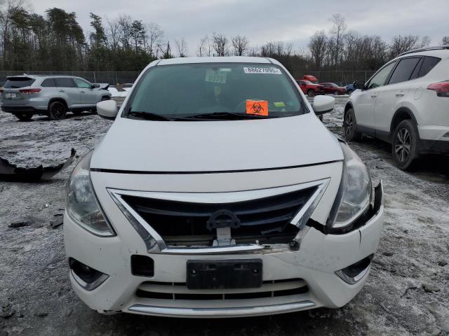  NISSAN VERSA 2018 Білий