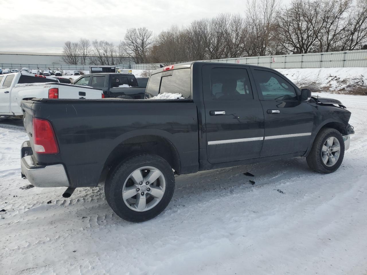 2016 RAM 1500 - Image 3