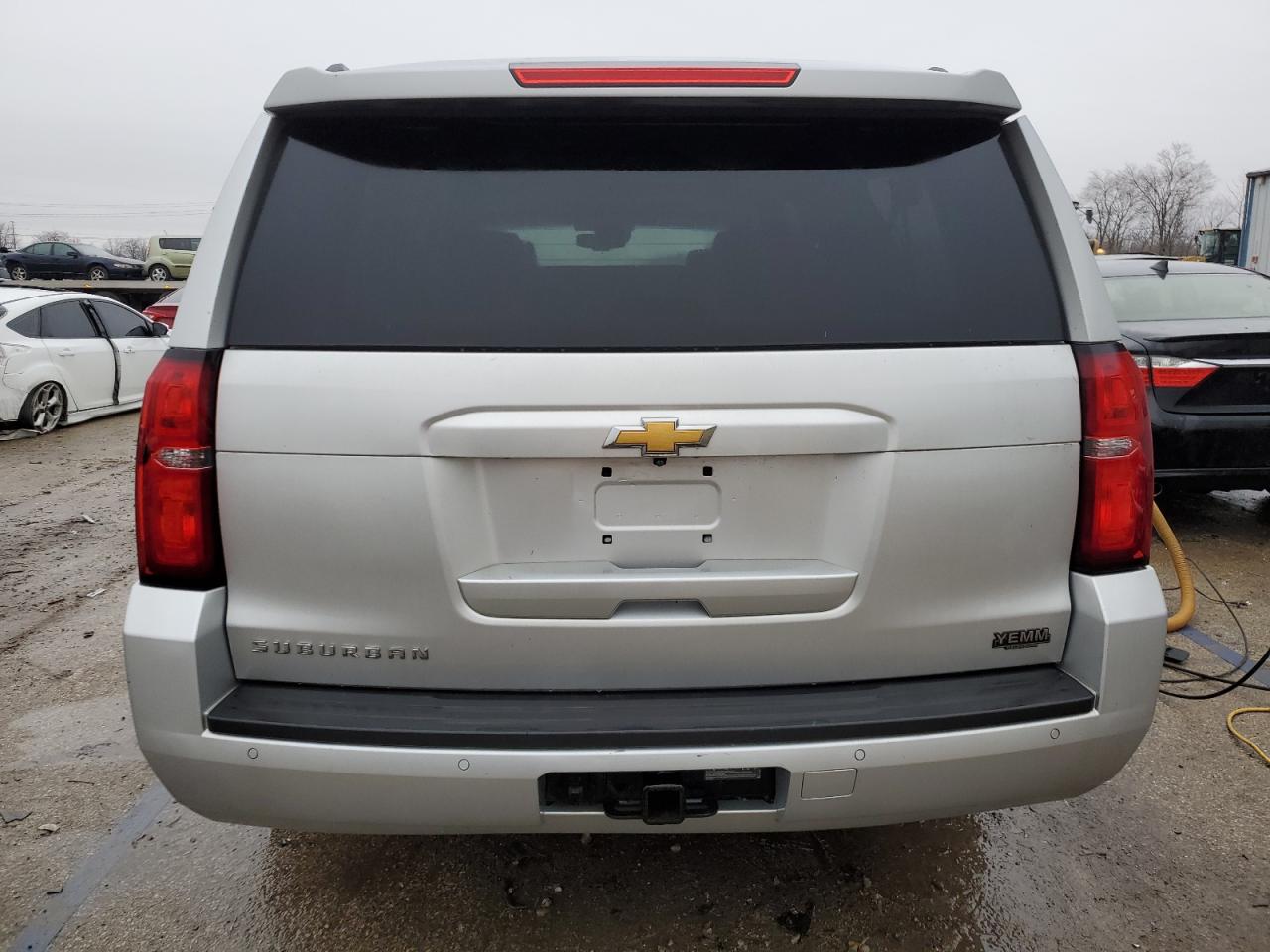 2015 Chevrolet Suburban - Image 6