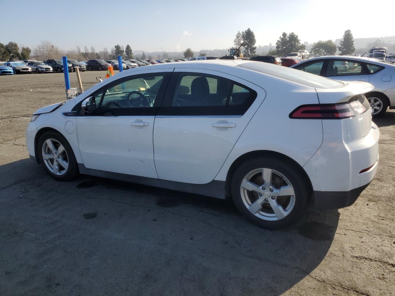 2015 Chevrolet Volt - Image 2