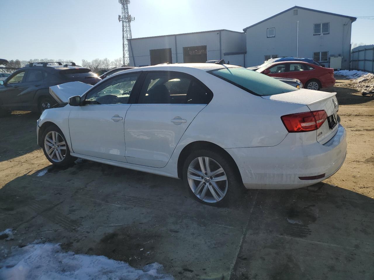 2015 Volkswagen Jetta - Image 2