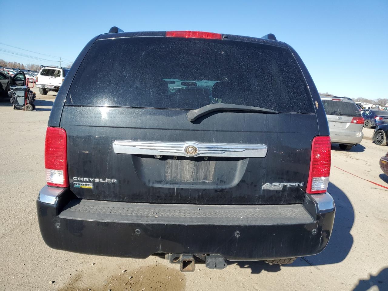 2009 Chrysler Aspen - Image 6