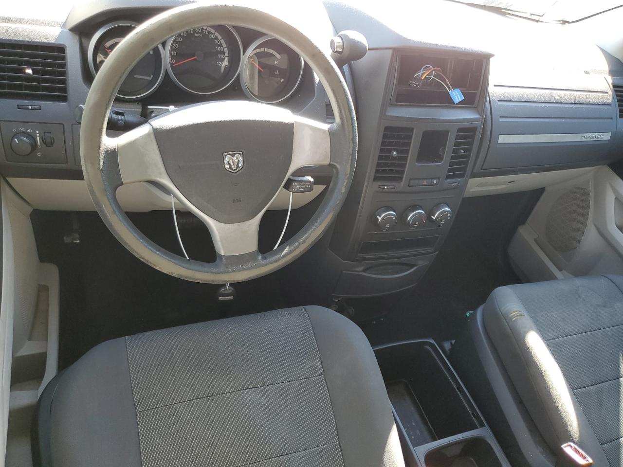 2009 Dodge Caravan - Image 8