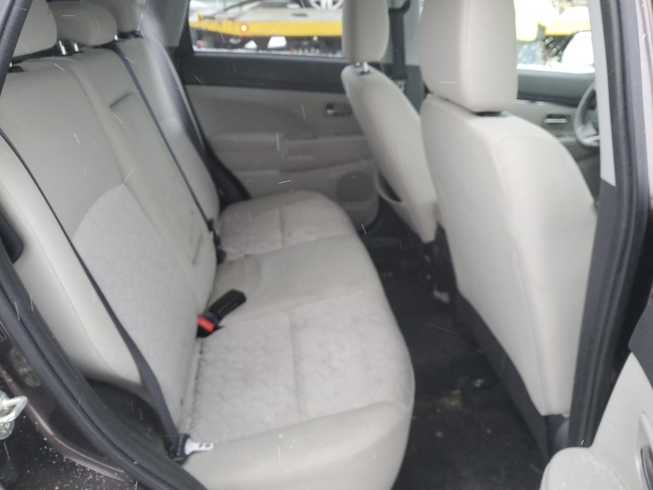 2021 Mitsubishi Outlander - Image 10