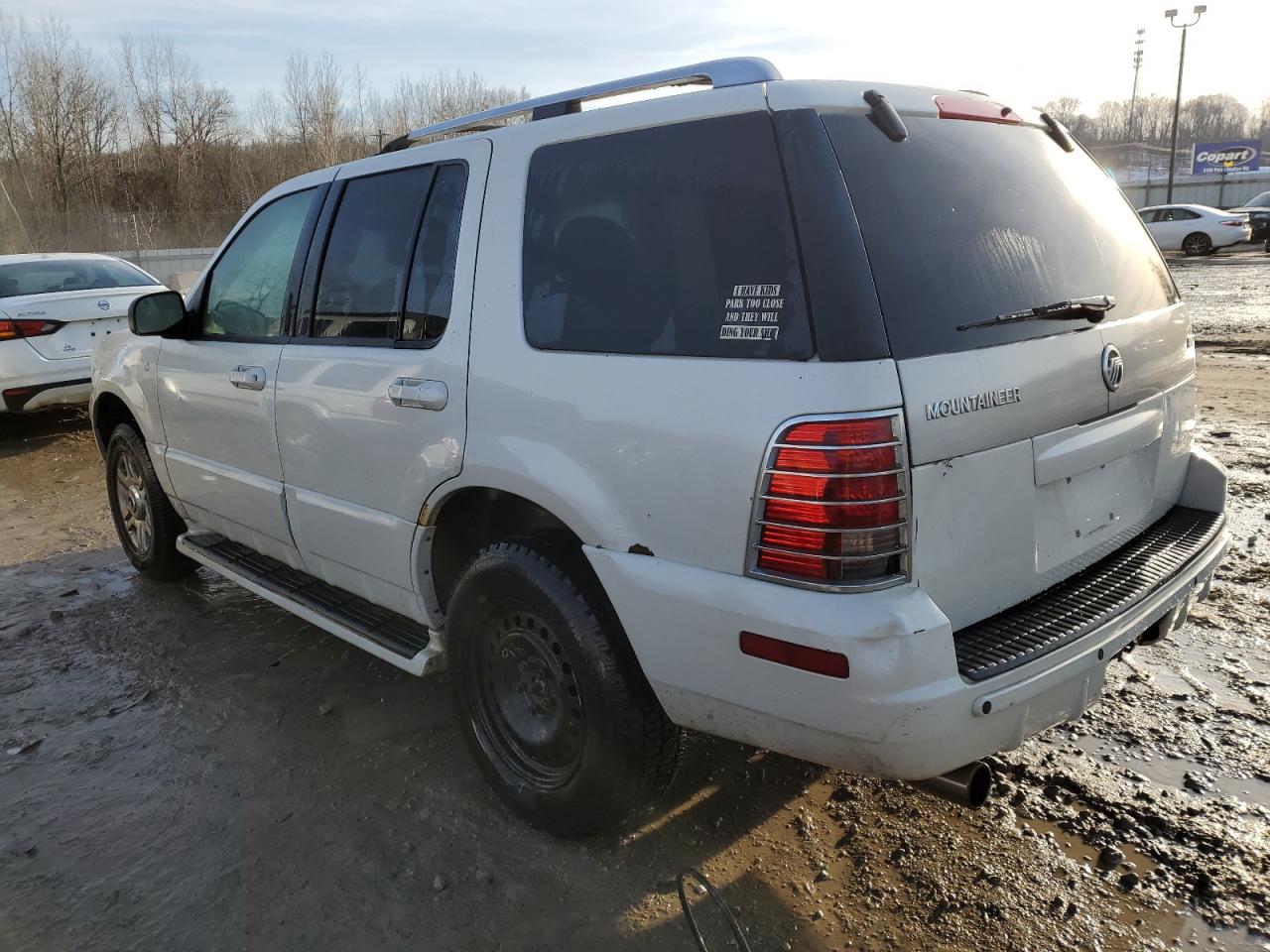 2004 Mercury Mountaineer - Image 2