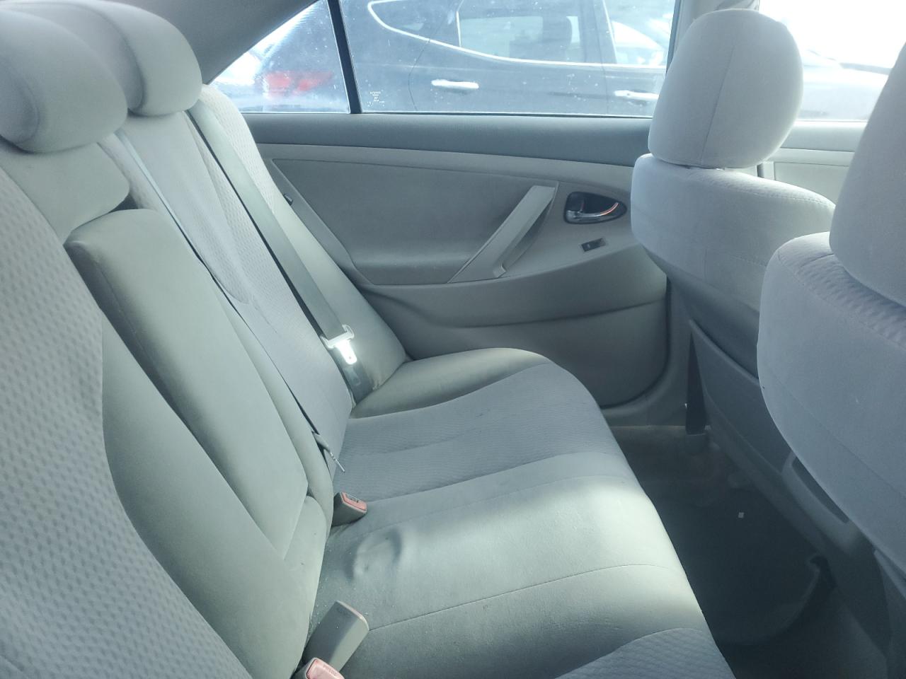 2010 Toyota Camry - Image 10