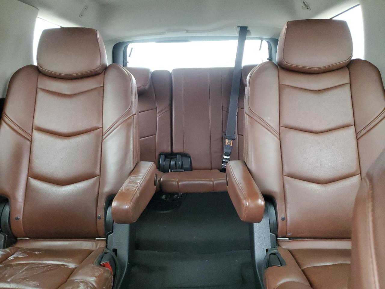 2015 Cadillac Escalade - Image 10