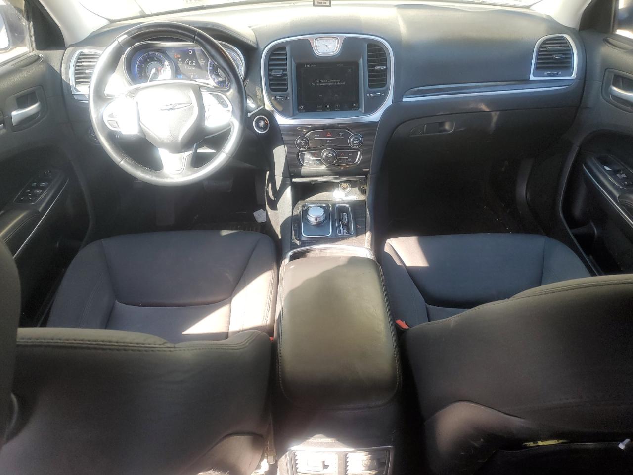 2018 Chrysler 300 - Image 8