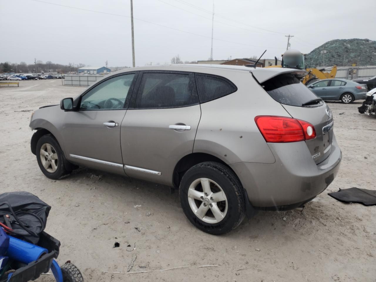 2013 Nissan Rogue - Image 2