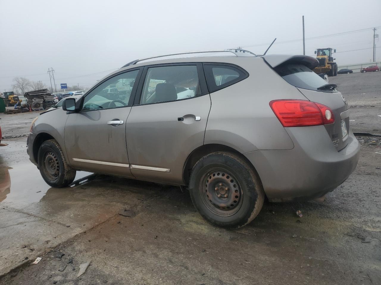 2014 Nissan Rogue - Image 2