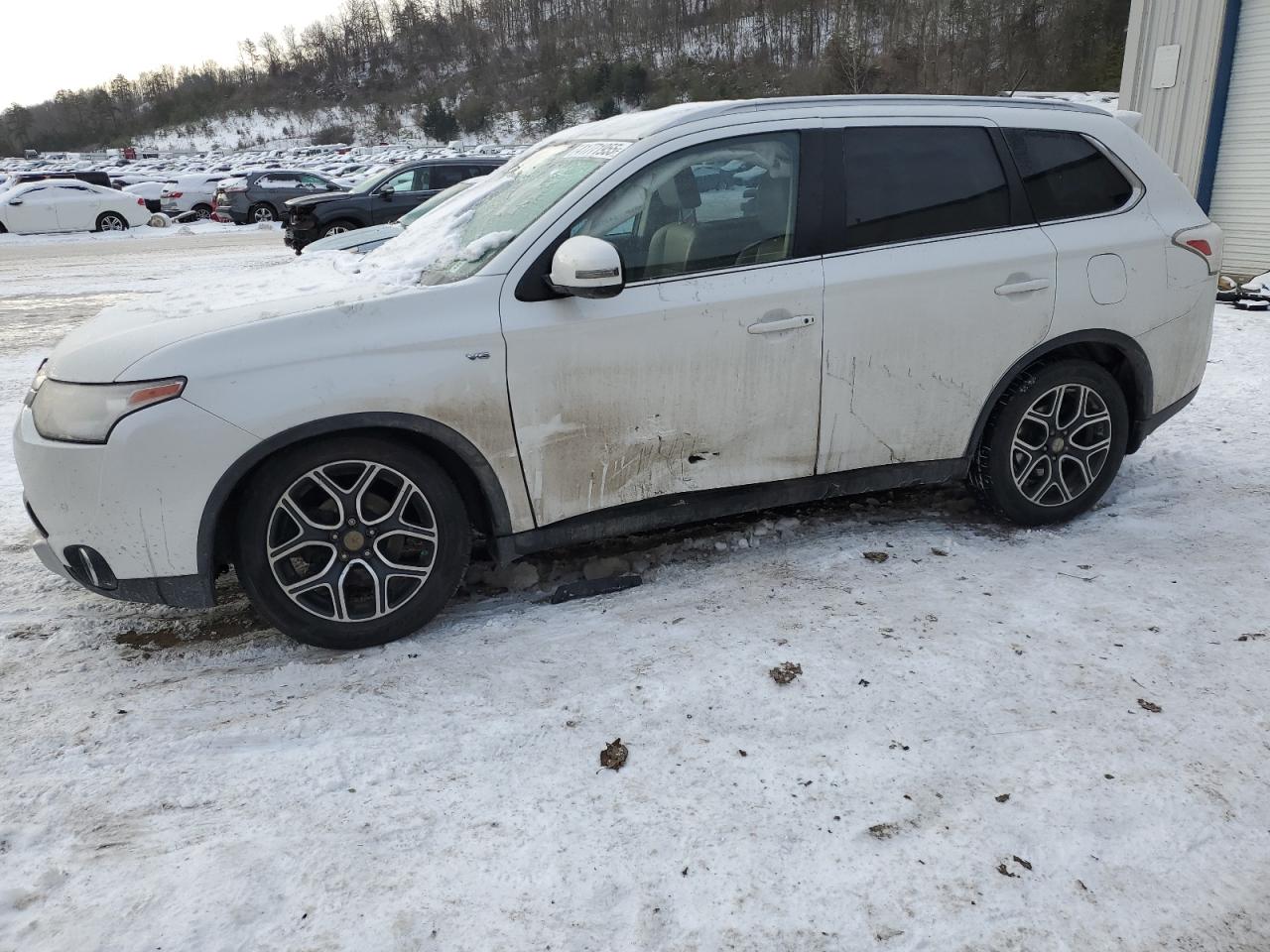 2015 Mitsubishi Outlander - Image 1