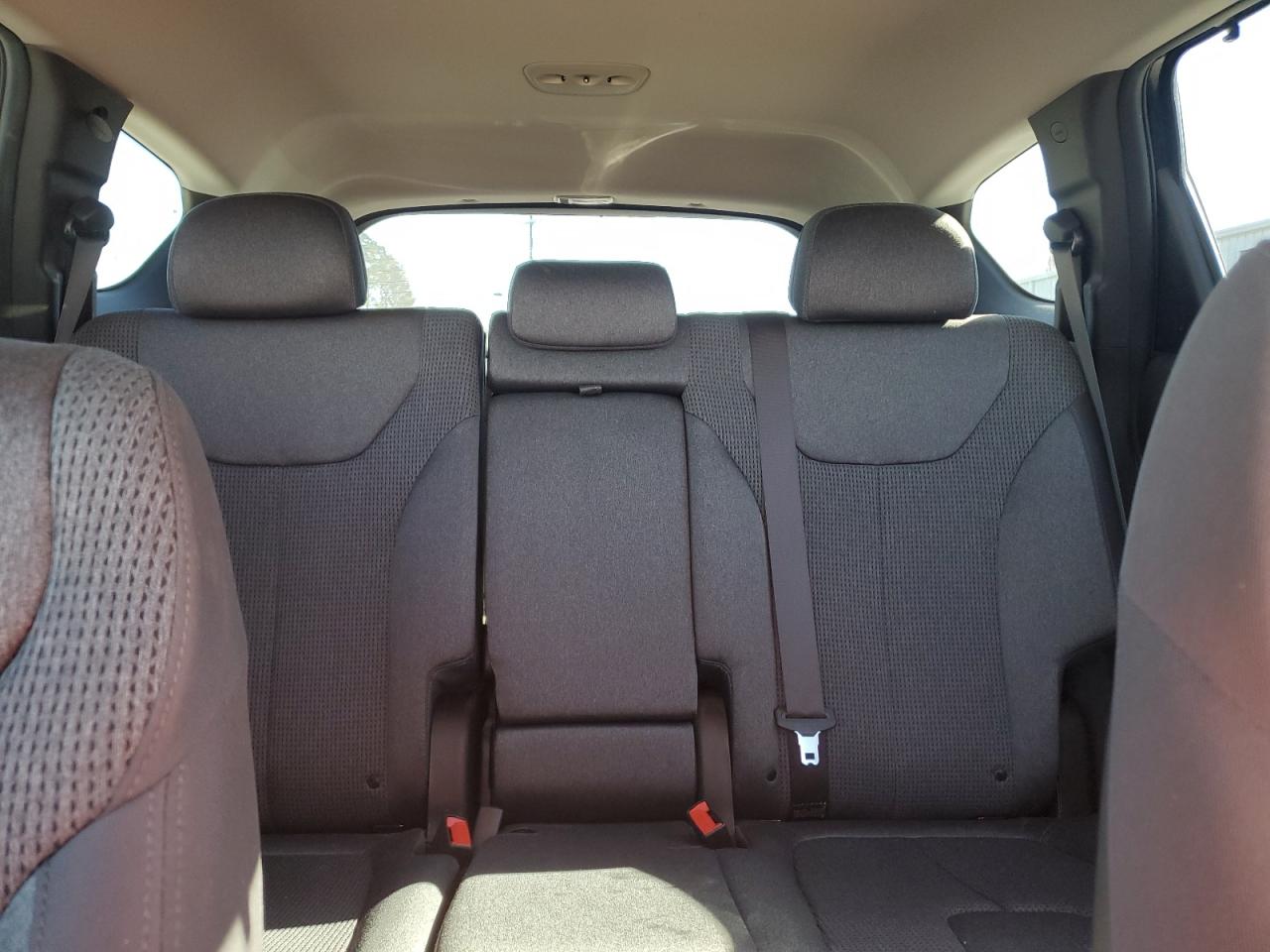 2020 Hyundai Santa Fe - Image 10