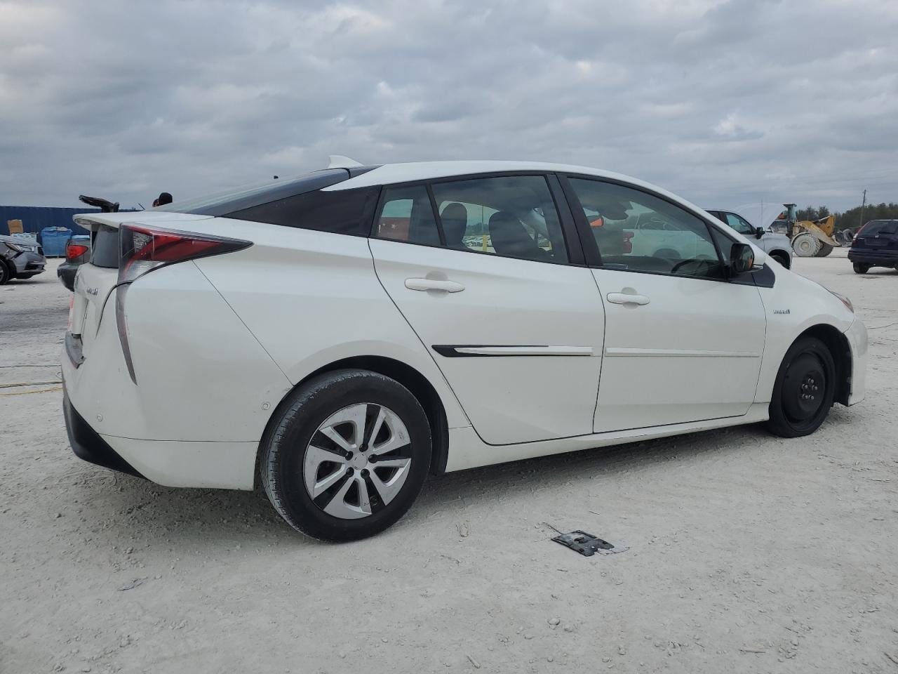 VIN JTDKARFUXJ3545286 2018 TOYOTA PRIUS no.3