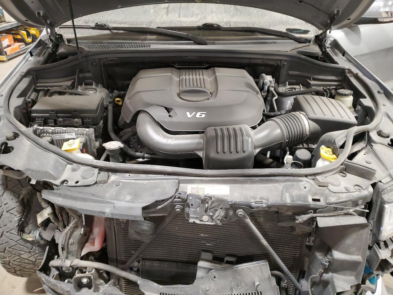 2015 Jeep Grand Cherokee - Image 12