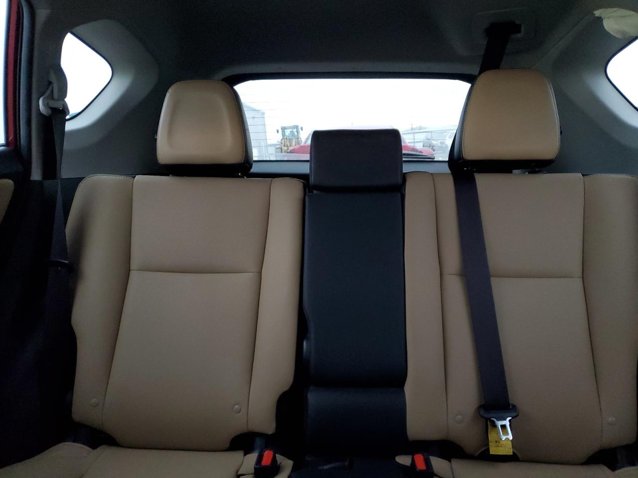 2018 Toyota RAV 4 - Image 10