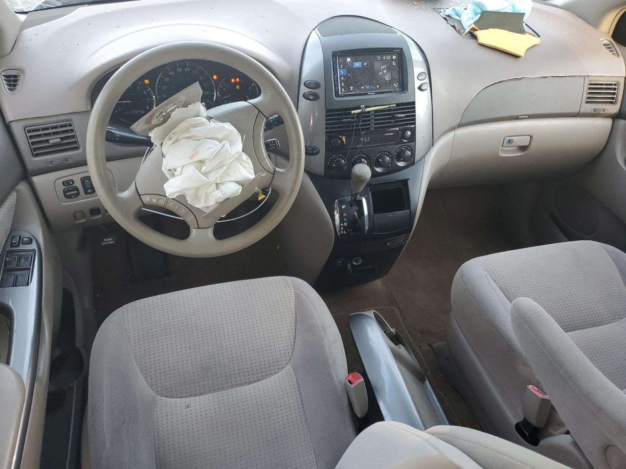 2007 Toyota Sienna - Image 8