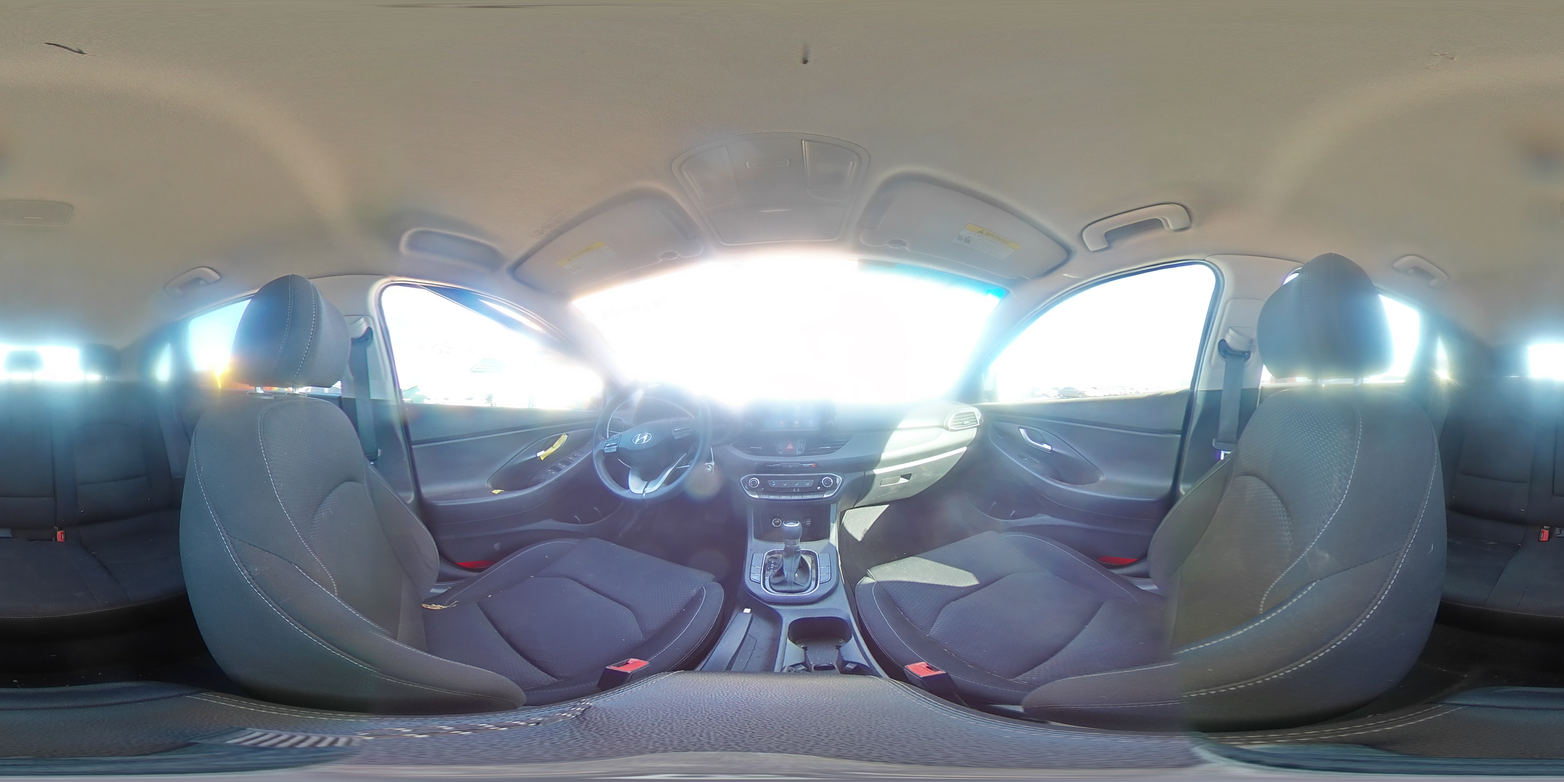 2019 Hyundai Elantra - Image 12