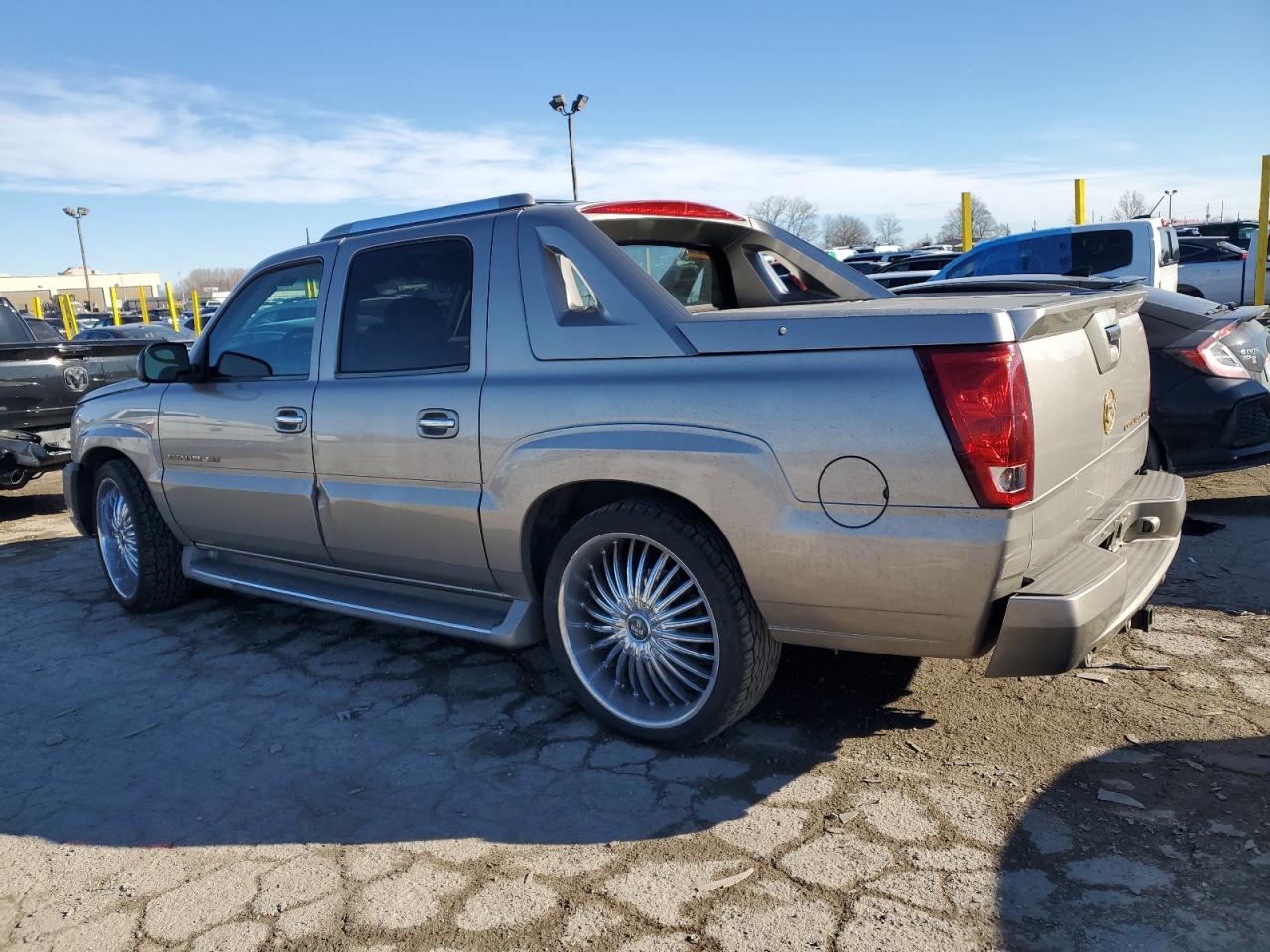 2002 Cadillac Escalade - Image 2