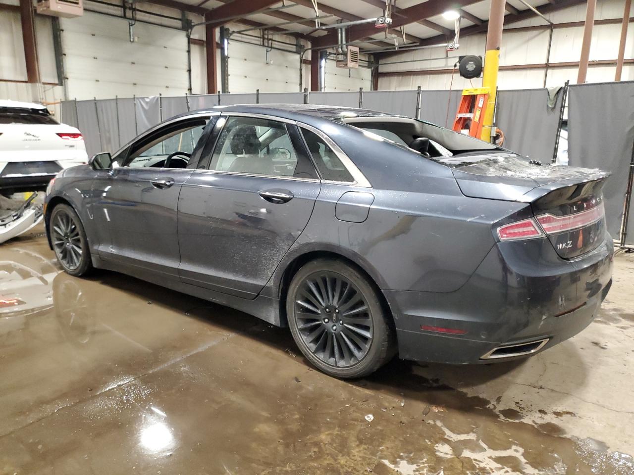 VIN 3LN6L2LU6DR823979 2013 LINCOLN MKZ no.2