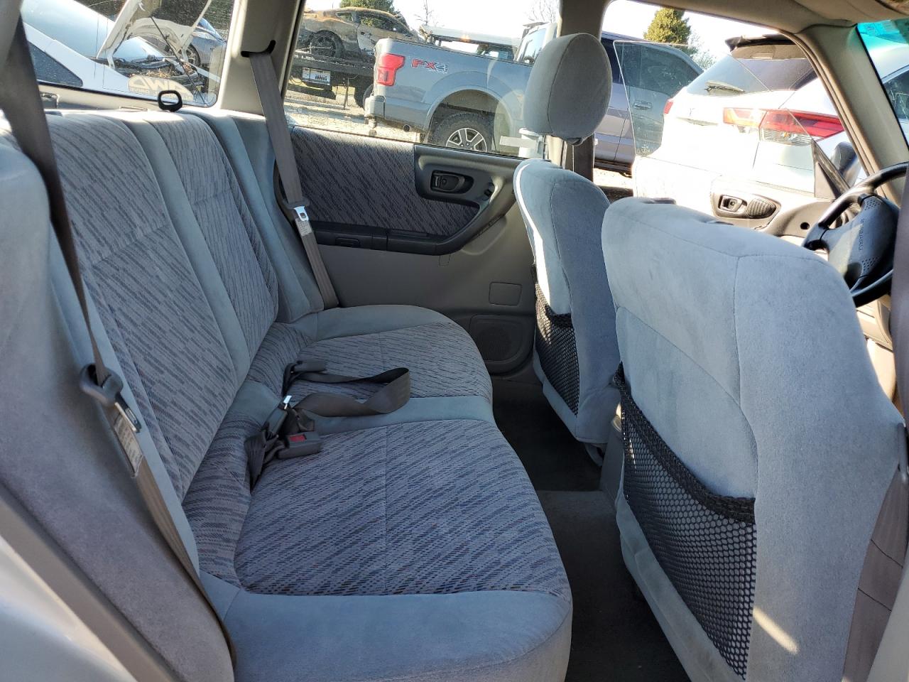 2000 Subaru Forester - Image 12