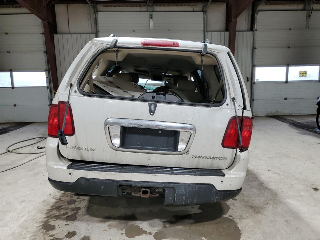 2006 Lincoln Navigator - Image 6