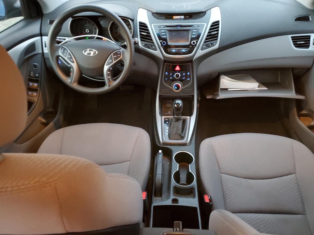 2015 Hyundai Elantra - Image 8