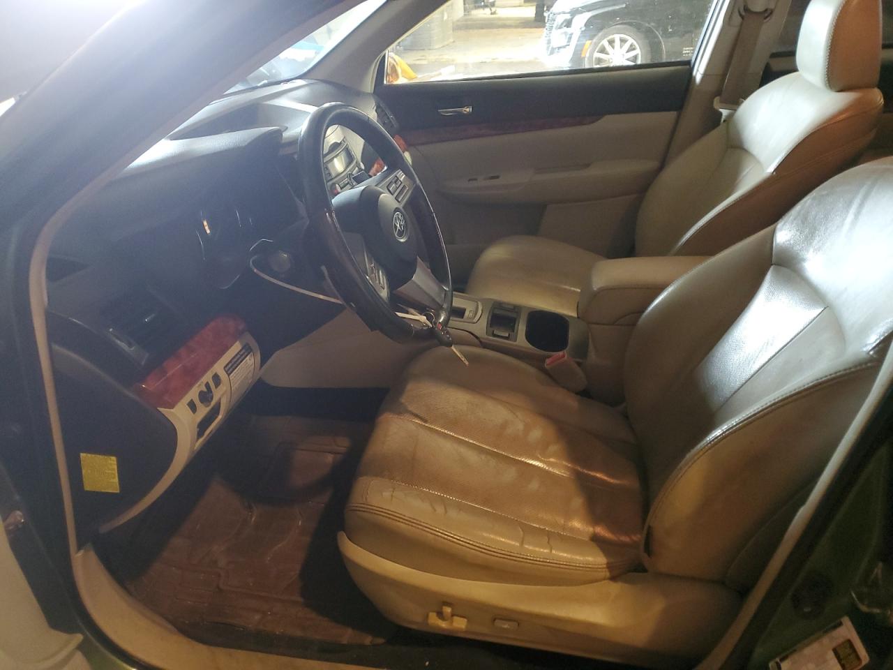 2010 Subaru Outback - Image 7