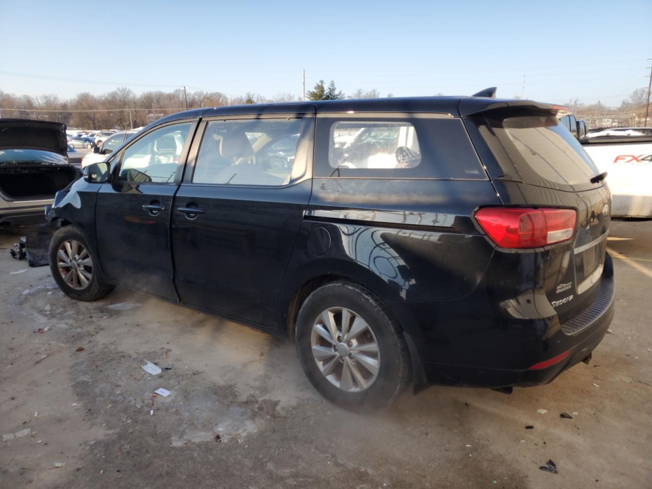 2016 Kia Sedona - Image 2